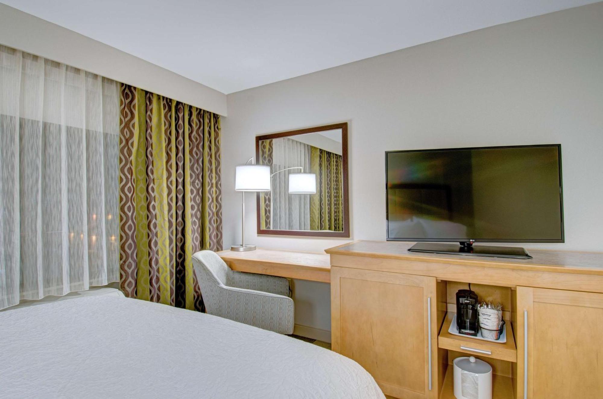 Hampton Inn Boston - ווסטבורו מראה חיצוני תמונה