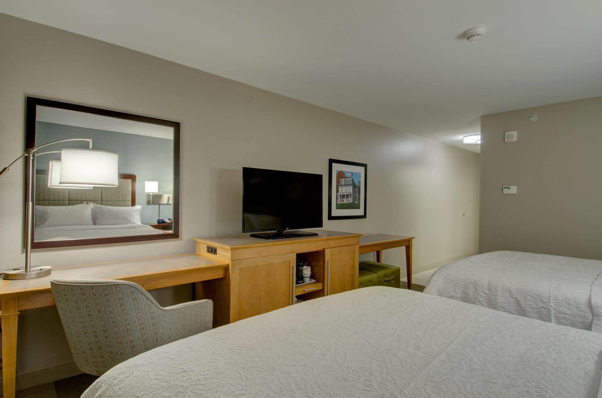 Hampton Inn Boston - ווסטבורו מראה חיצוני תמונה